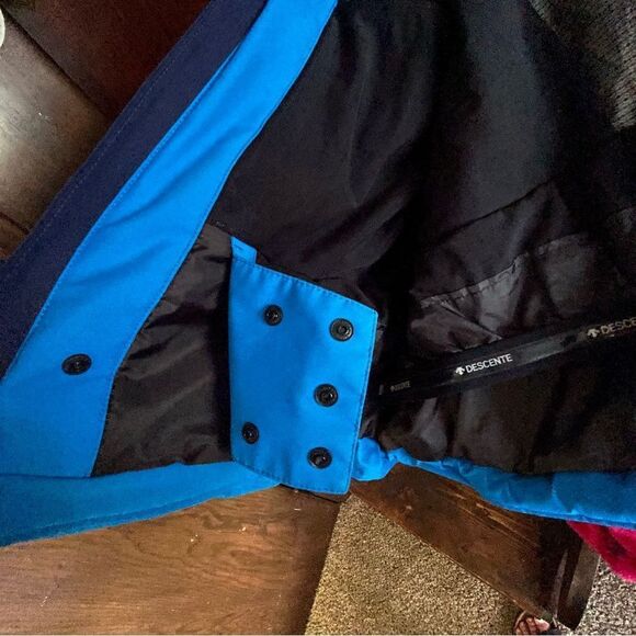 Descente Insulated WaterProof Interior Pockets Ski Jacket - Picture 13 of 16
